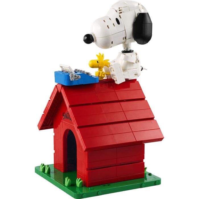LEGO Ideas 21368 Peanuts: Snoopy's Doghouse
