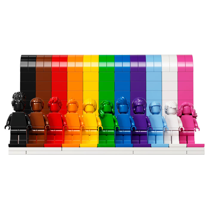 LEGO 40516 Everyone Is Awesome front view of the minifigures and rainbow stripes