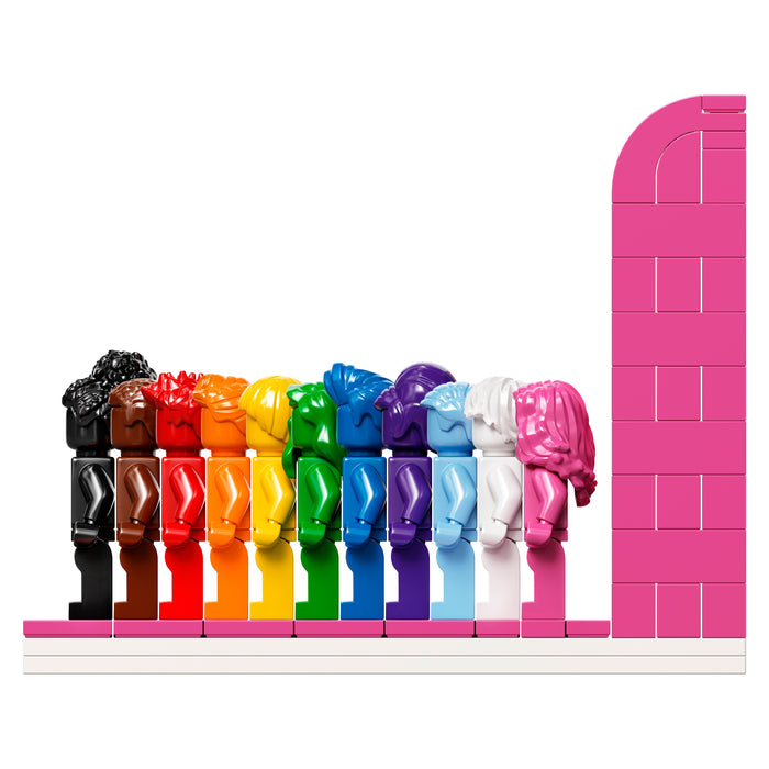 LEGO 40516 Everyone Is Awesome side view showing minifigure hairpieces