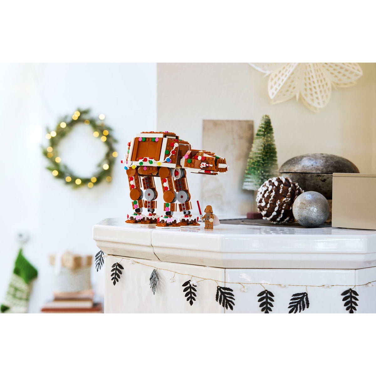 LEGO Star Wars 40806 Gingerbread AT-AT Walker festive display