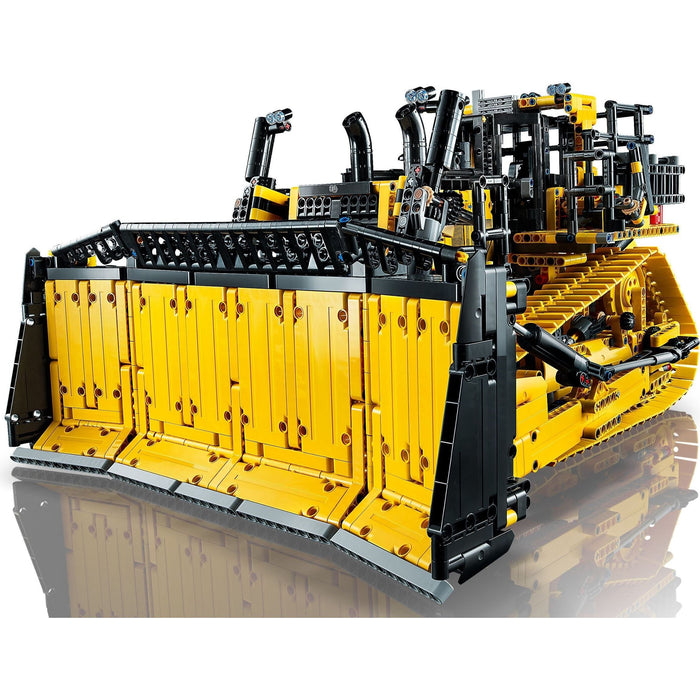 LEGO Technic 42131 CAT D11 Bulldozer