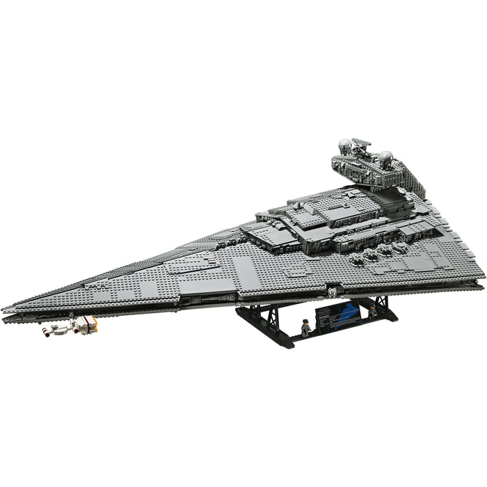 LEGO Star Wars 75252 UCS Imperial Star Destroyer