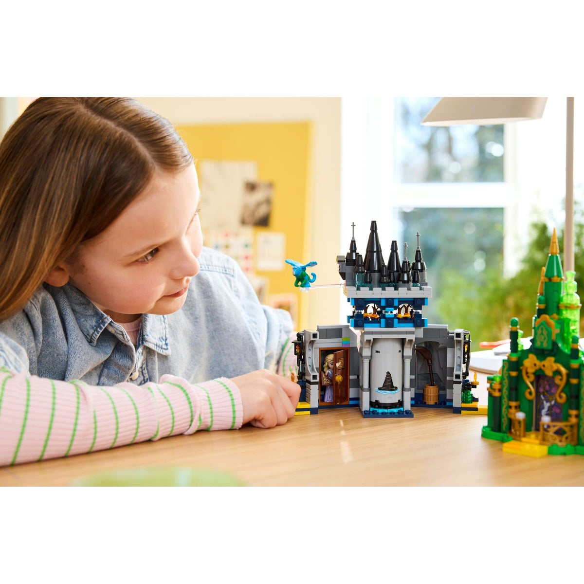 LEGO Wicked 75689 Emerald City & Kiamo Ko Castle