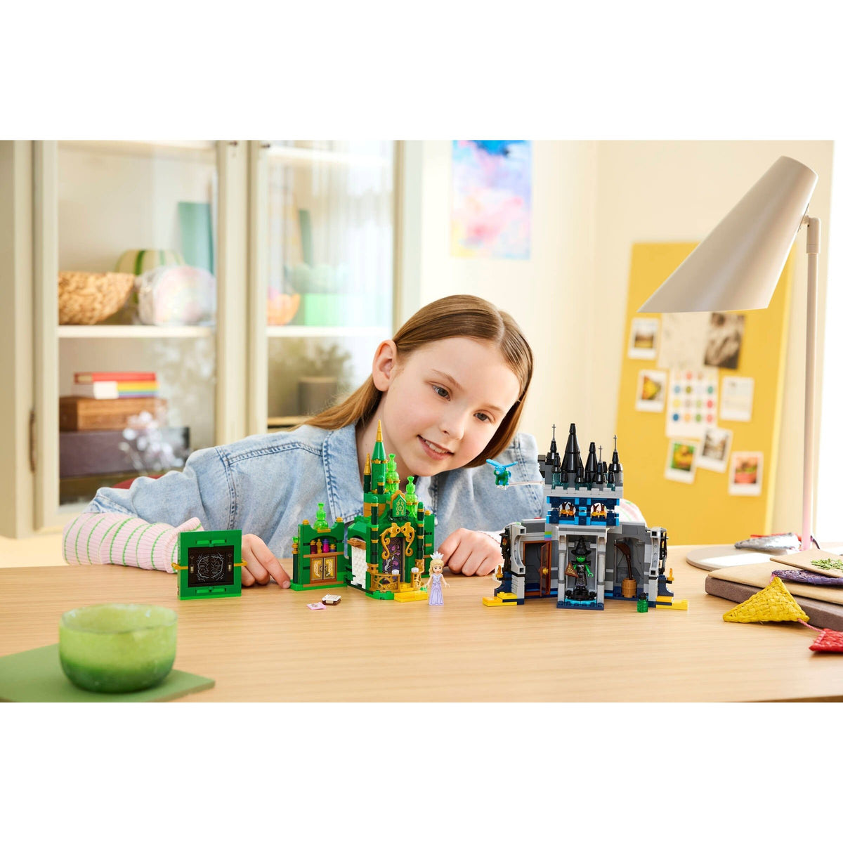 LEGO Wicked 75689 Emerald City & Kiamo Ko Castle